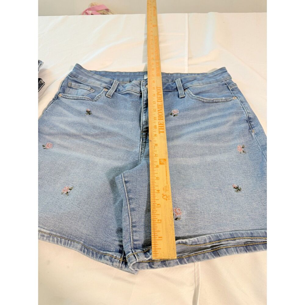 Women's Size 14 Jean Shorts Bundle 5 Pairs Maurice's & Angels Forever Young EUC - Picture 12 of 15
